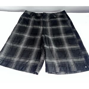 QUIKSILVER Men’s Plaid Shorts Size 32 Black Gray Flat Front Casual Surf Skate